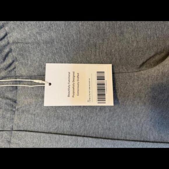 Everlane - The Dream Pant - Picture 5 of 6